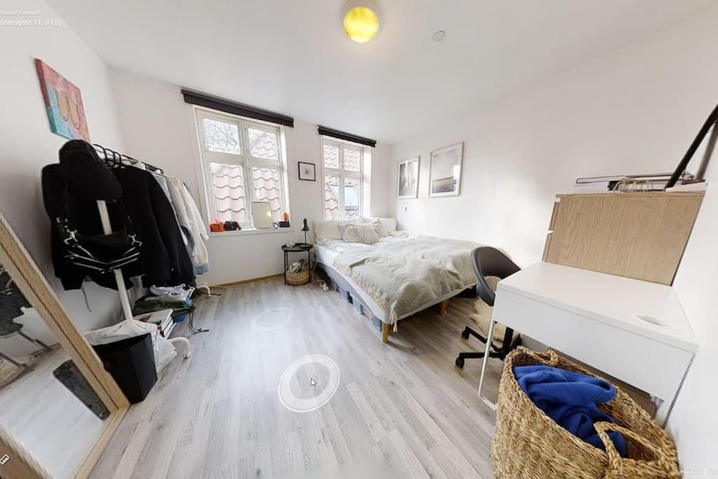 Spacious, 1 Minute From Bryggen! Bergen Extérieur photo